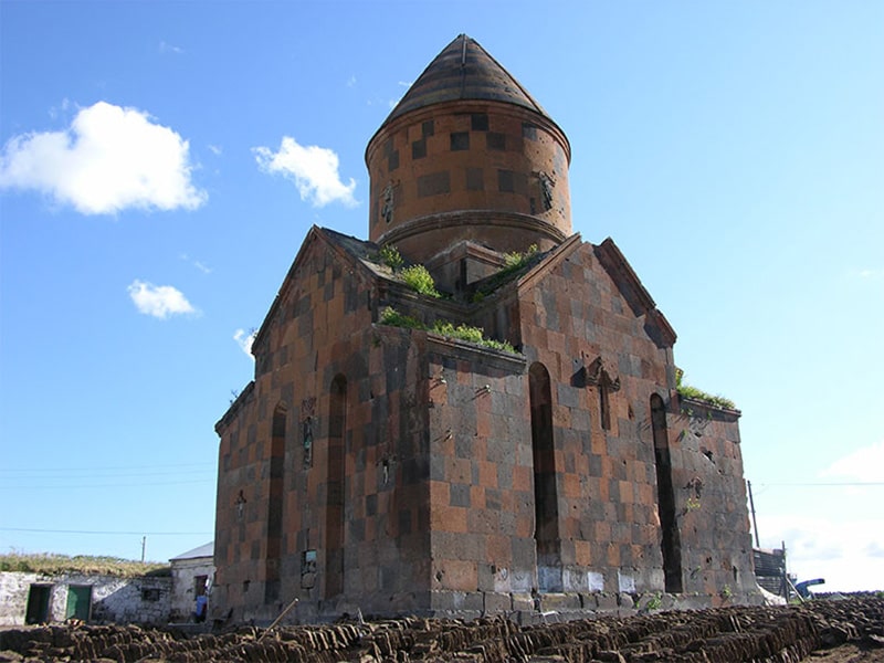 کلیسای ارمنی کارماراوانک، کلیسایی تاریخی در وان ترکیه